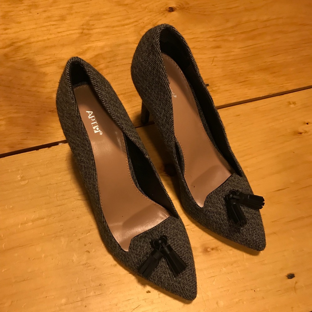 Apt. 9 grey wool heels